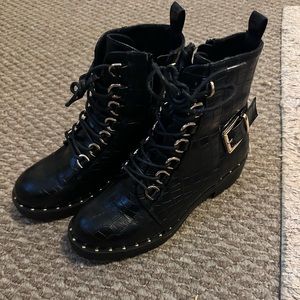 Asos women’s black boot with buckle size 8